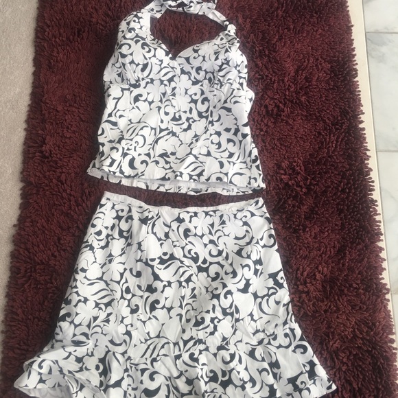 White House Black Market Dresses & Skirts - 2 piece  white black  halter top
